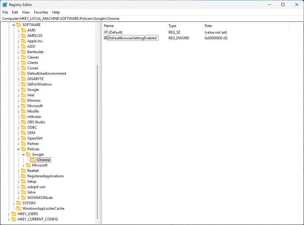 Google Chrome on Windows policy viewer with active setting to block default browser checks.